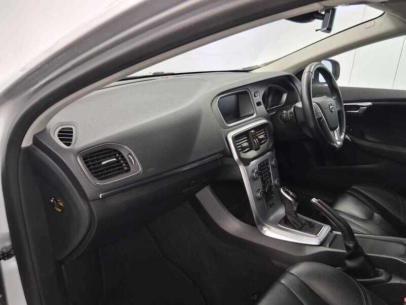 Used Volvo V40 2018 for sale - 77044929: Photo 13