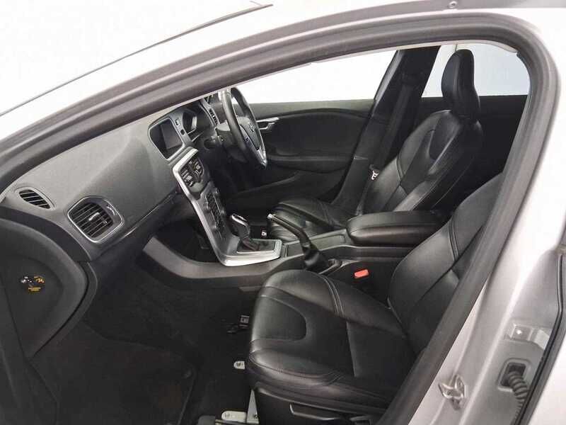 Used Volvo V40 2018 for sale - 77044929: Photo 14