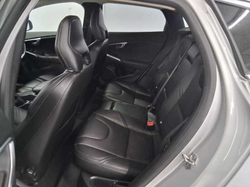 Used Volvo V40 2018 for sale - 77044929: Photo 15