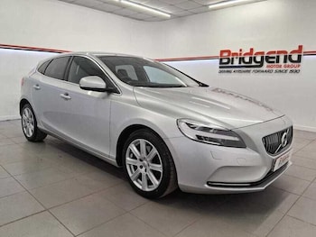 Used Volvo V40 2018 for sale - 77044929: Photo