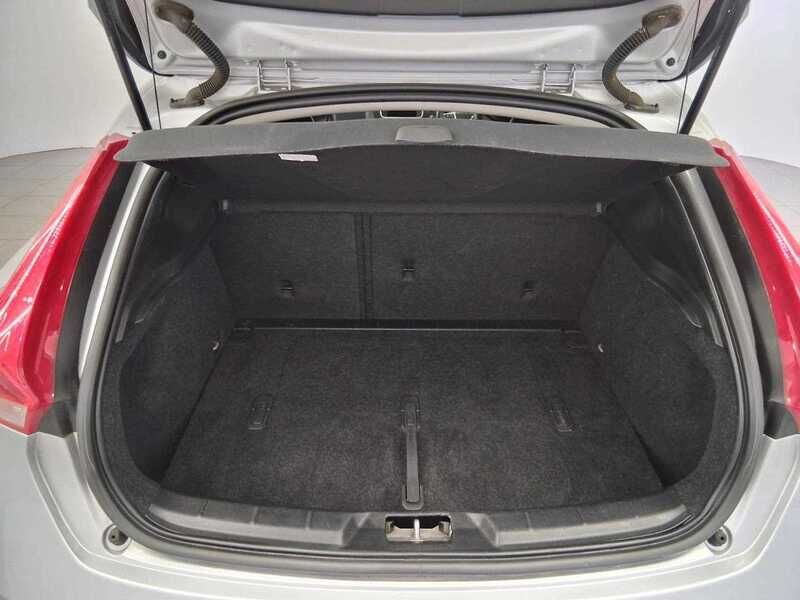 Used Volvo V40 2018 for sale - 77044929: Photo 8