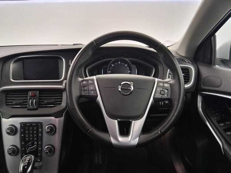 Used Volvo V40 2018 for sale - 77044929: Photo 9