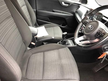 Used Kia Stonic 2019 for sale - 76423175: Photo