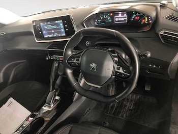Used Peugeot 2008 2021 for sale - 76953258: Photo