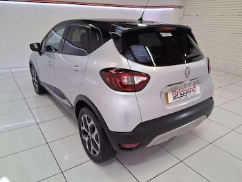 Used Renault Captur 2018 for sale - 76992284: Photo