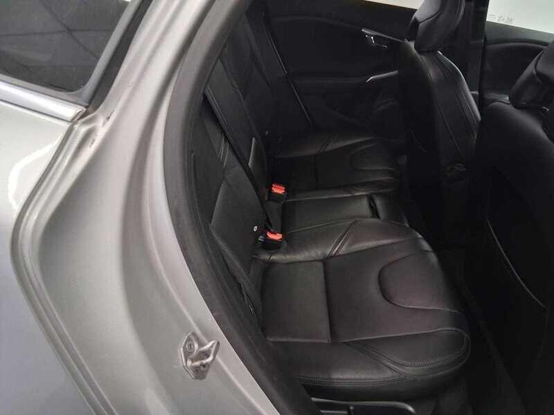 Used Volvo V40 2018 for sale - 76136509: Photo 12