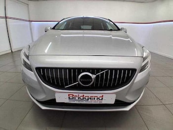 Used Volvo V40 2018 for sale - 76136509: Photo 2