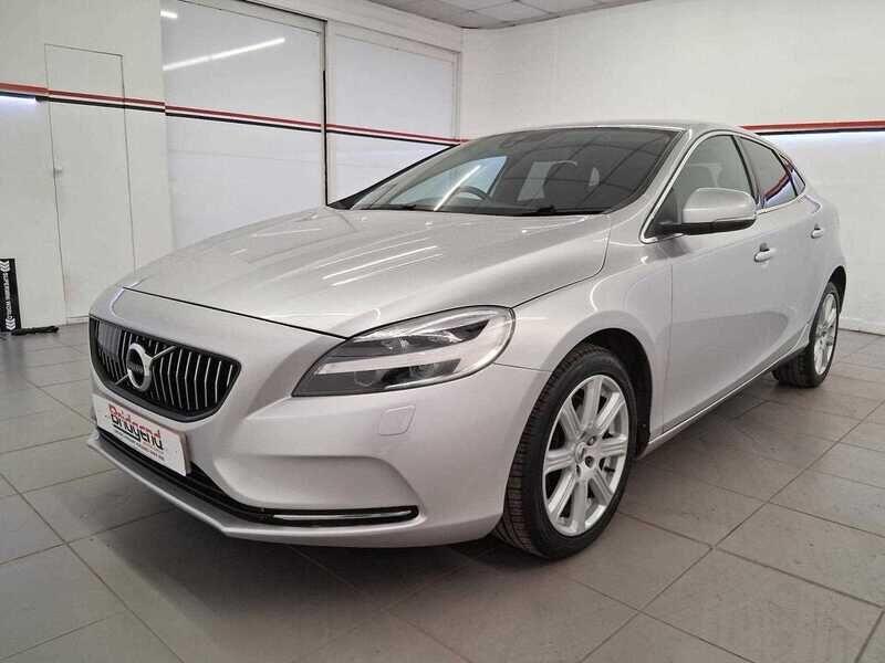 Used Volvo V40 2018 for sale - 76136509: Photo 3