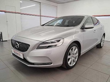 Used Volvo V40 2018 for sale - 76136509: Photo 3