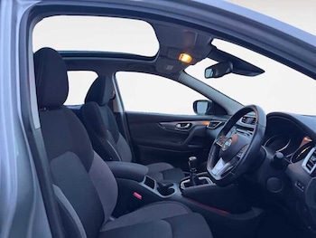 Used Nissan Qashqai 2018 for sale - 77247553: Photo