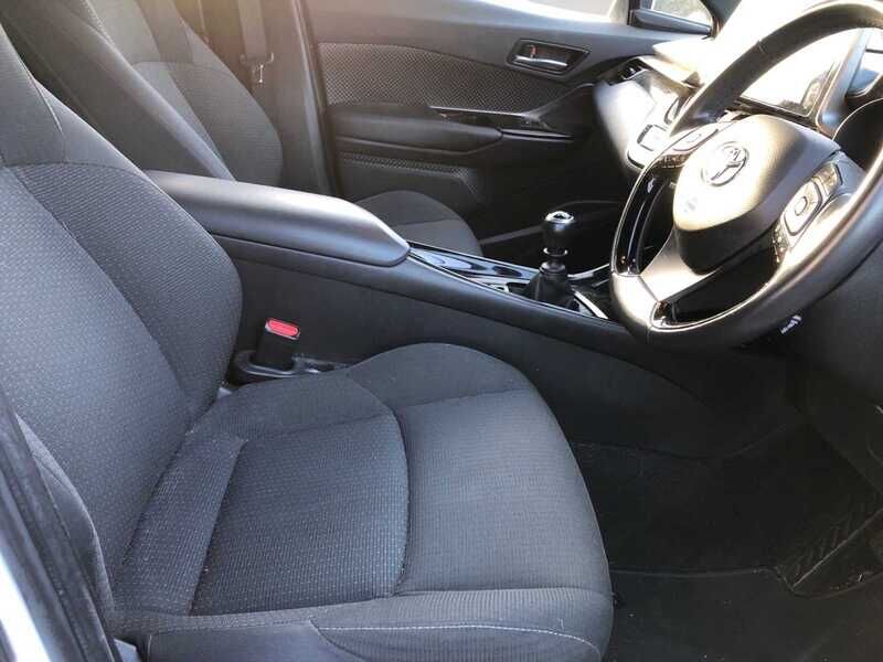 Used Toyota C-HR 2018 for sale - 77044963: Photo 4