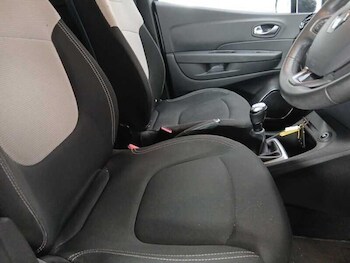 Used Renault Captur 2019 for sale - 77591636: Photo