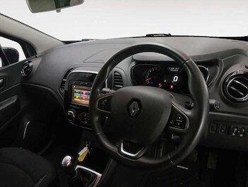 Used Renault Captur 2019 for sale - 77591636: Photo