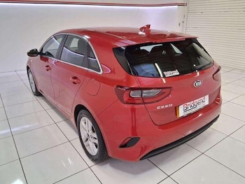 Used Kia Ceed 2019 for sale - 76990702: Photo