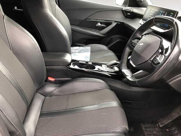 Used Peugeot 2008 2021 for sale - 76137357: Photo 4