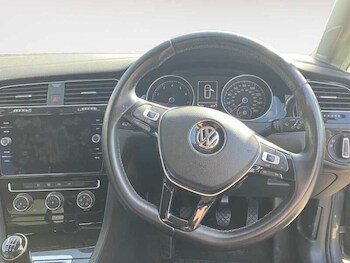 Used Volkswagen Golf 2019 for sale - 78012921: Photo