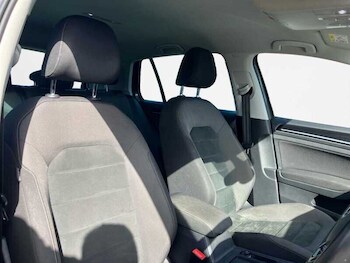 Used Volkswagen Golf 2019 for sale - 78012921: Photo