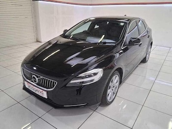 Used Volvo V40 2018 for sale - 75363005: Photo
