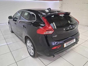 Used Volvo V40 2018 for sale - 75363005: Photo