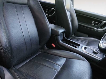 Used Land Rover Discovery Sport 2019 for sale - 79230776: Photo