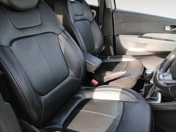 Used Renault Captur 2019 for sale - 77831918: Photo