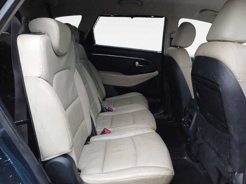 Used Kia Carens 2019 for sale - 77814444: Photo 4