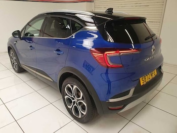 Used Renault Captur 2023 for sale - 79309623: Photo