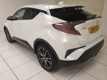 Used Toyota C-HR 2019 for sale - 79310079: Photo