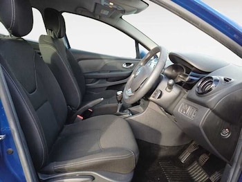 Used Renault Clio 2019 for sale - 77917477: Photo