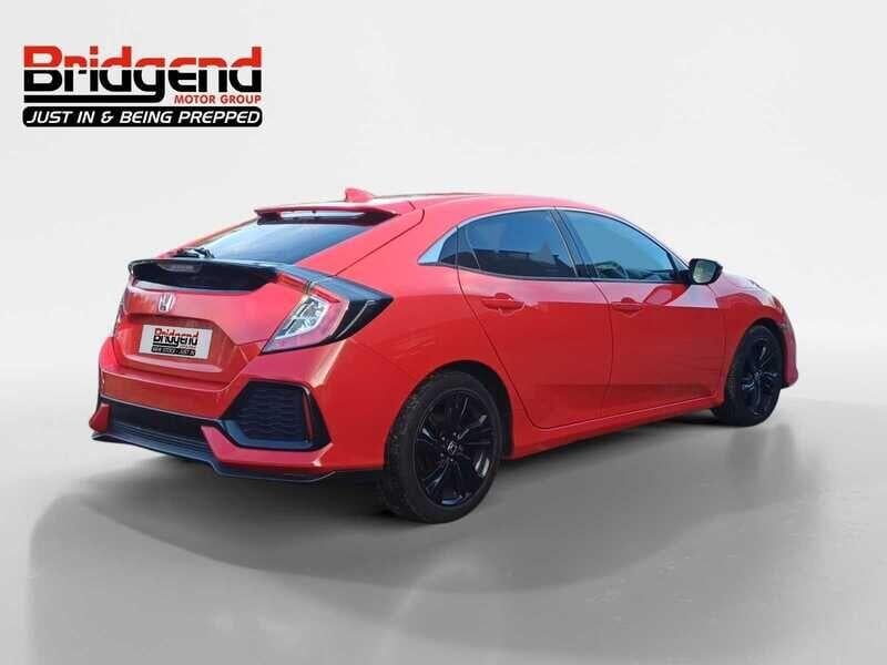 Used Honda Civic 2018 for sale - 76398499: Photo 2