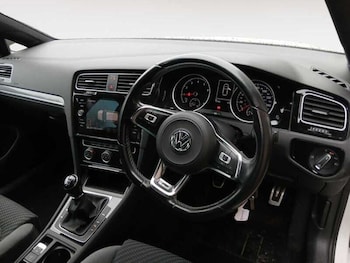 Used Volkswagen Golf 2019 for sale - 77618300: Photo