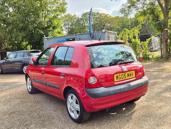 Used Renault Clio 2005 for sale - 79352369: Photo