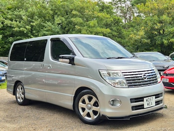Used Nissan Elgrand 2017 for sale - 79352353: Photo