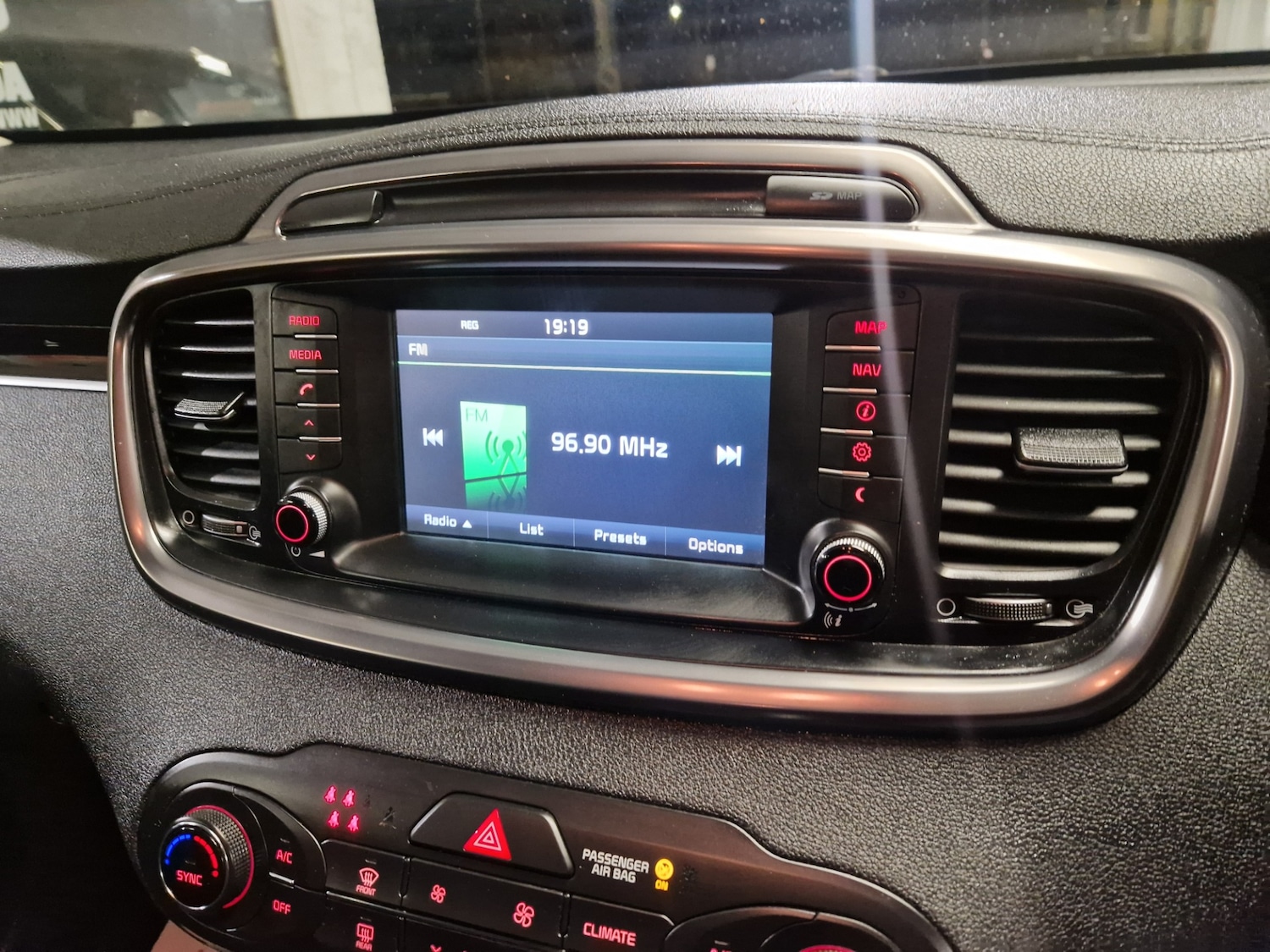 Used Kia Sorento 2016 for sale - 76461305: Photo 32