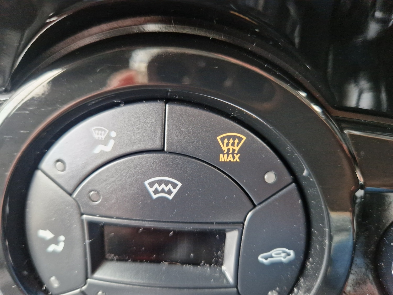 Used Ford Fiesta 2015 for sale - 76218767: Photo 25