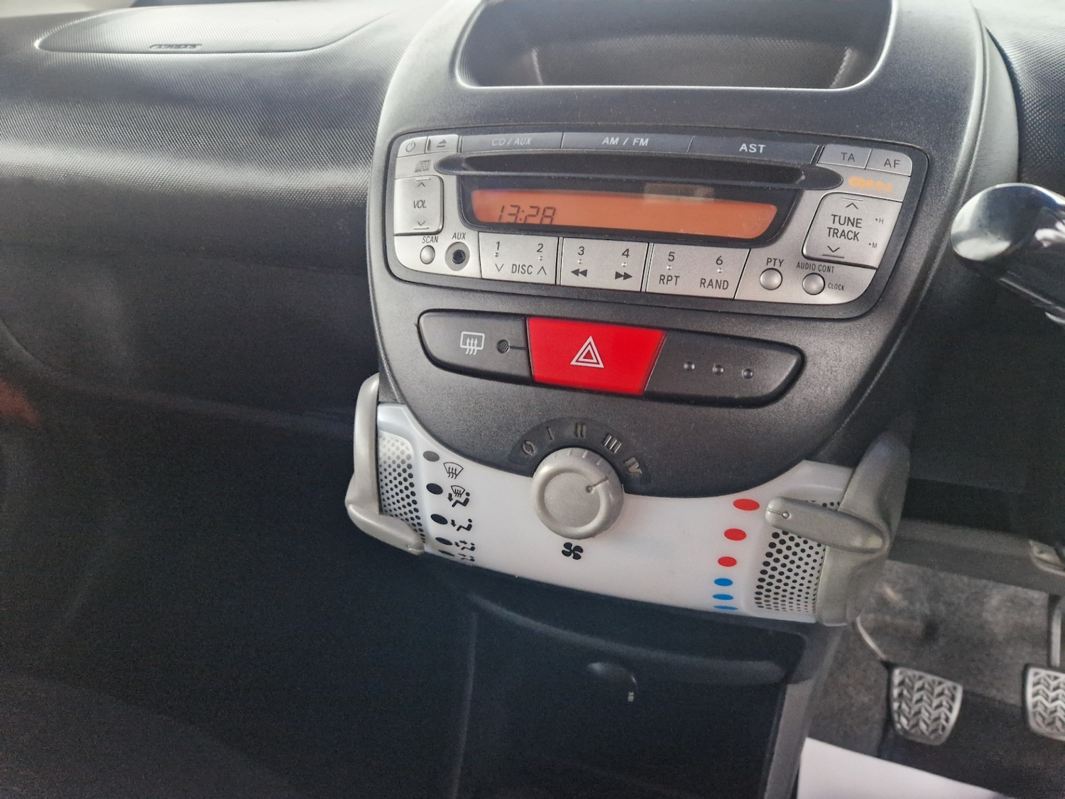 Used Toyota AYGO 2012 for sale - 77326194: Photo 18