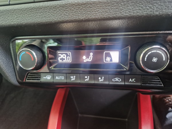 Used Skoda Fabia 2015 for sale - 76142716: Photo 36