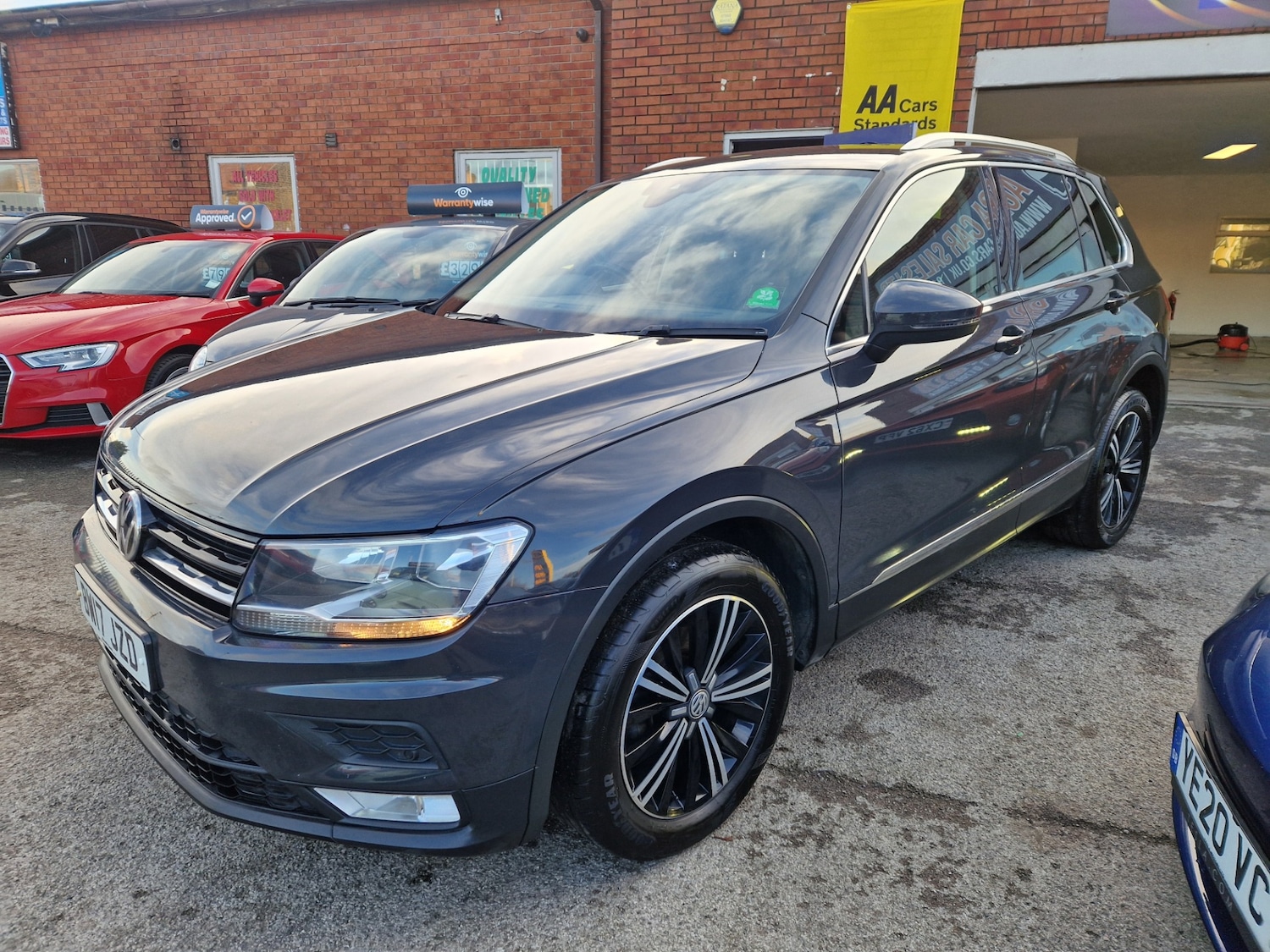 Used Volkswagen Tiguan 2017 for sale - 77324552: Photo 3