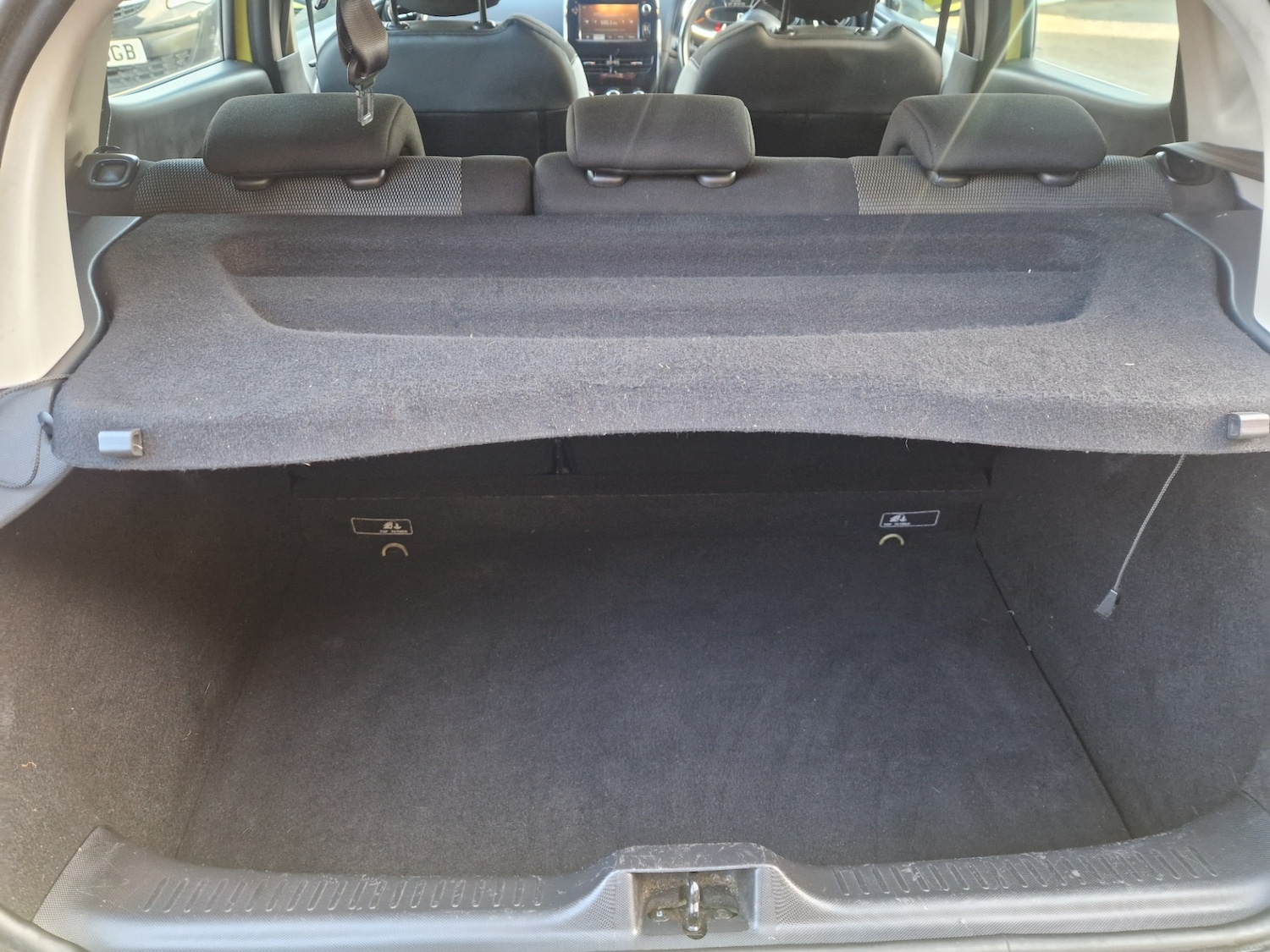 Used Renault Clio 2013 for sale - 76719787: Photo 17