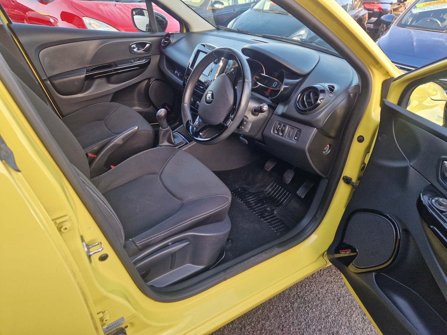 Used Renault Clio 2013 for sale - 76719787: Photo 19