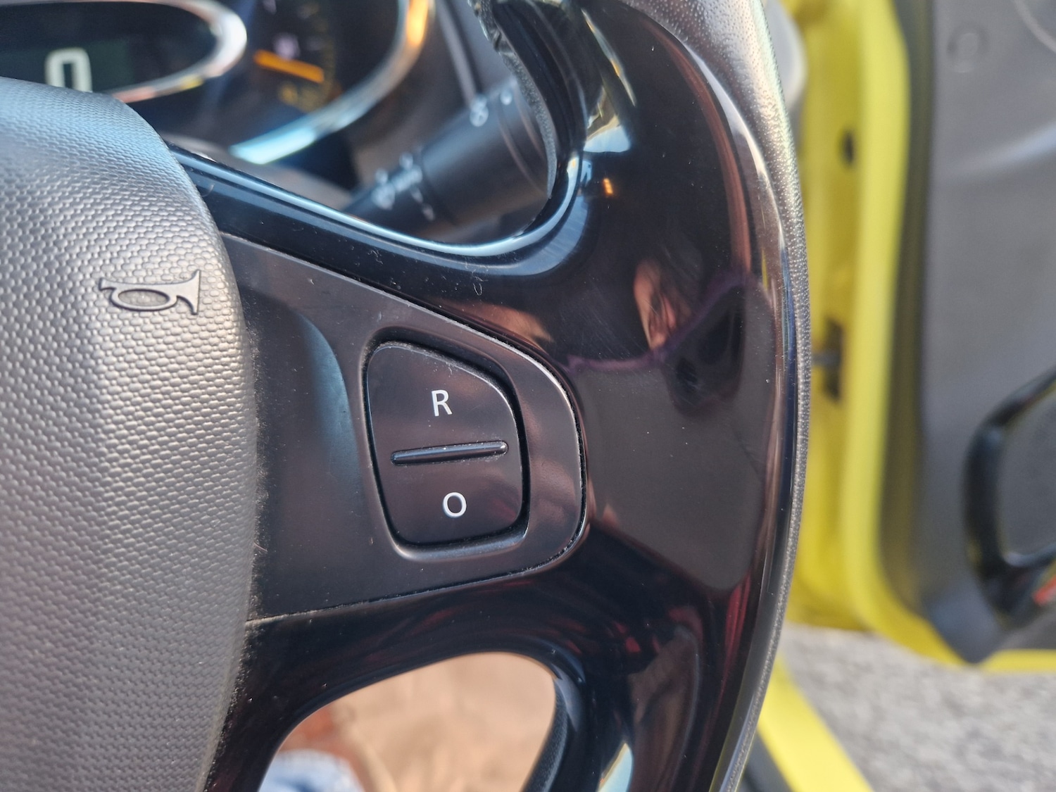 Used Renault Clio 2013 for sale - 76719787: Photo 28