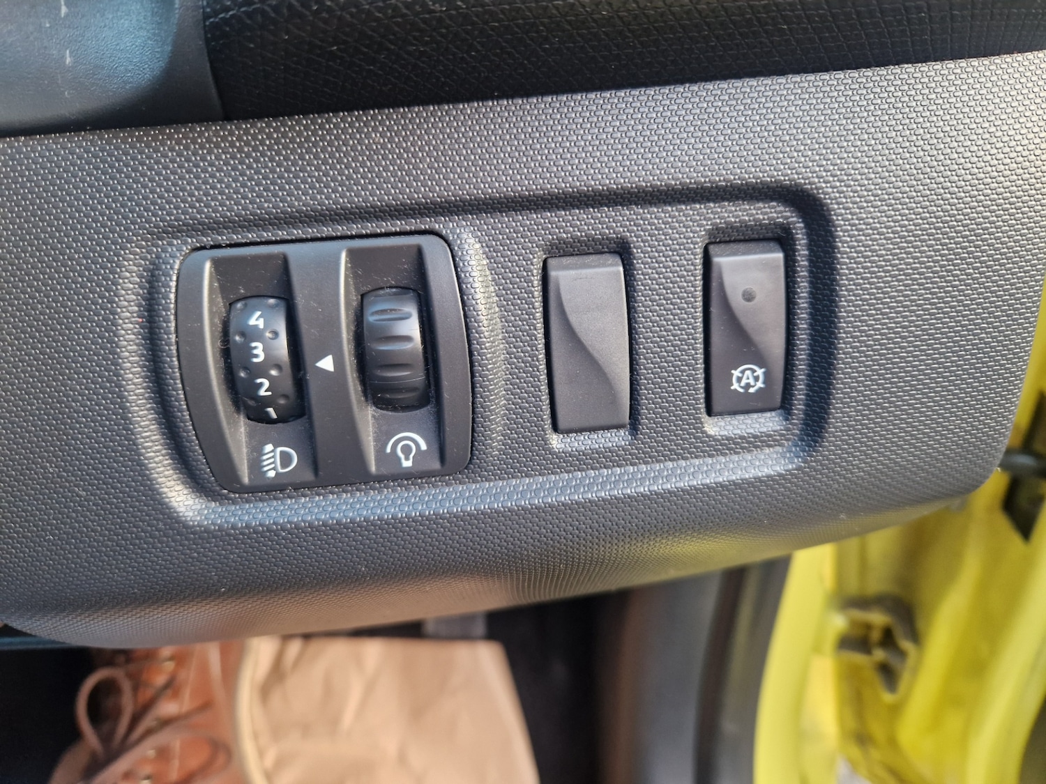 Used Renault Clio 2013 for sale - 76719787: Photo 29