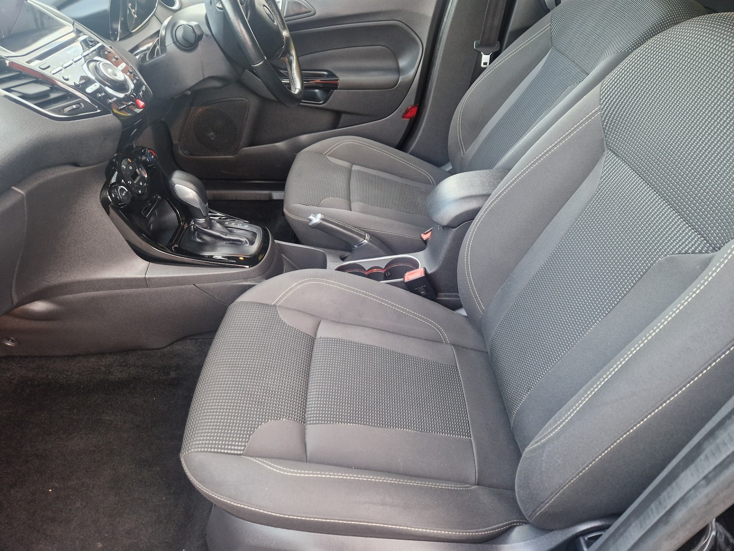 Used Ford Fiesta 2017 for sale - 76960428: Photo 11