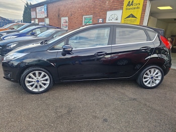 Used Ford Fiesta 2017 for sale - 76960428: Photo