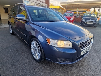 Used Volvo V50 2010 for sale - 76332395: Photo
