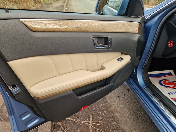 Used Mercedes-Benz E-Class 2010 for sale - 74427276: Photo 15