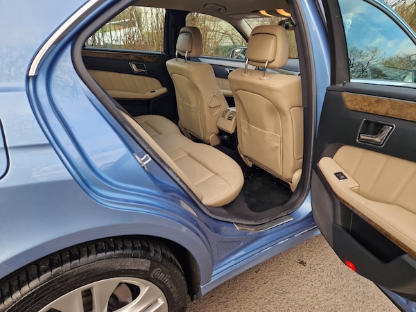 Used Mercedes-Benz E-Class 2010 for sale - 74427276: Photo 24