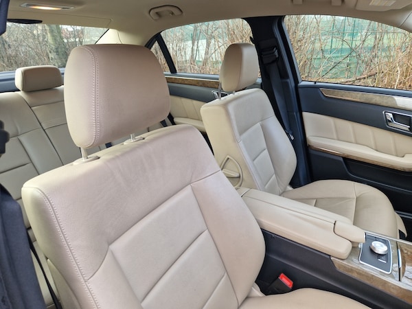 Used Mercedes-Benz E-Class 2010 for sale - 74427276: Photo 33