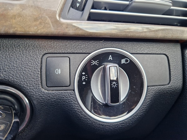 Used Mercedes-Benz E-Class 2010 for sale - 74427276: Photo 36