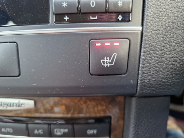 Used Mercedes-Benz E-Class 2010 for sale - 74427276: Photo 44